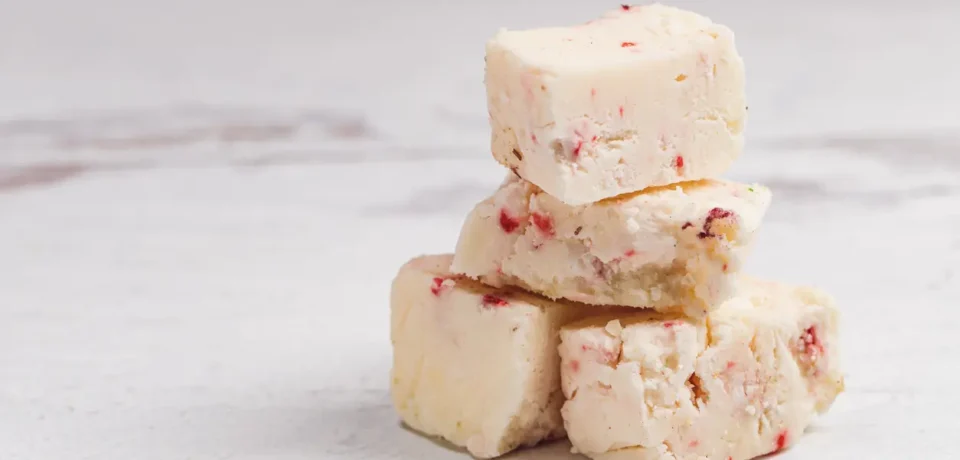CRANBERRY ALMOND FUDGE
